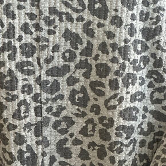 #T82 Z Supply Split Neck Thermal Top Leopard Print SZ M $69 - Picture 14 of 14